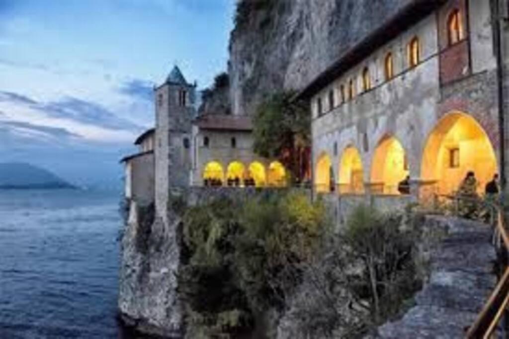 Lago Maggiore, Leggiuno, Ampio Appartamento מראה חיצוני תמונה