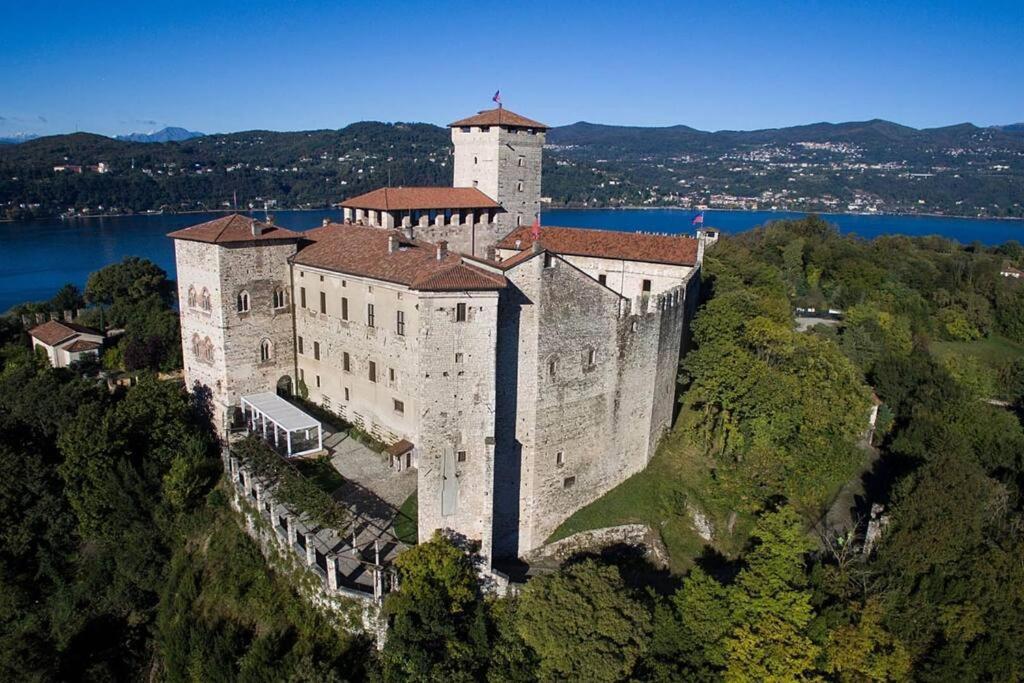 Lago Maggiore, Leggiuno, Ampio Appartamento מראה חיצוני תמונה